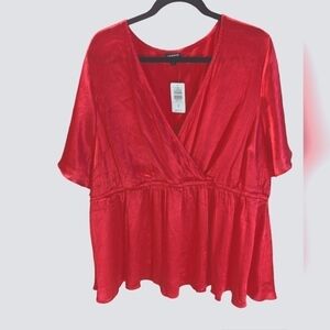 Torrid shirt NEW beautiful red colour size 4